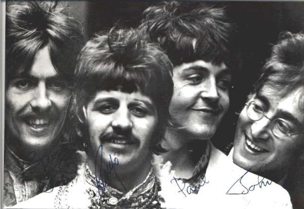 Beatles Foto mit Autogrammen