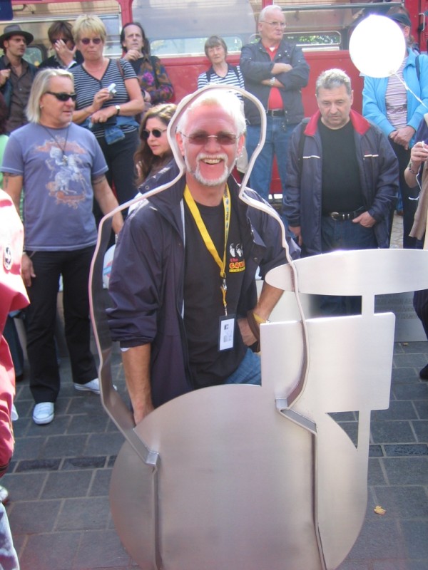Pete Best Skulptur mit Ralf