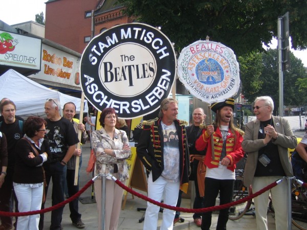 Beatles Fans aus allen Himmelsrichtungen
